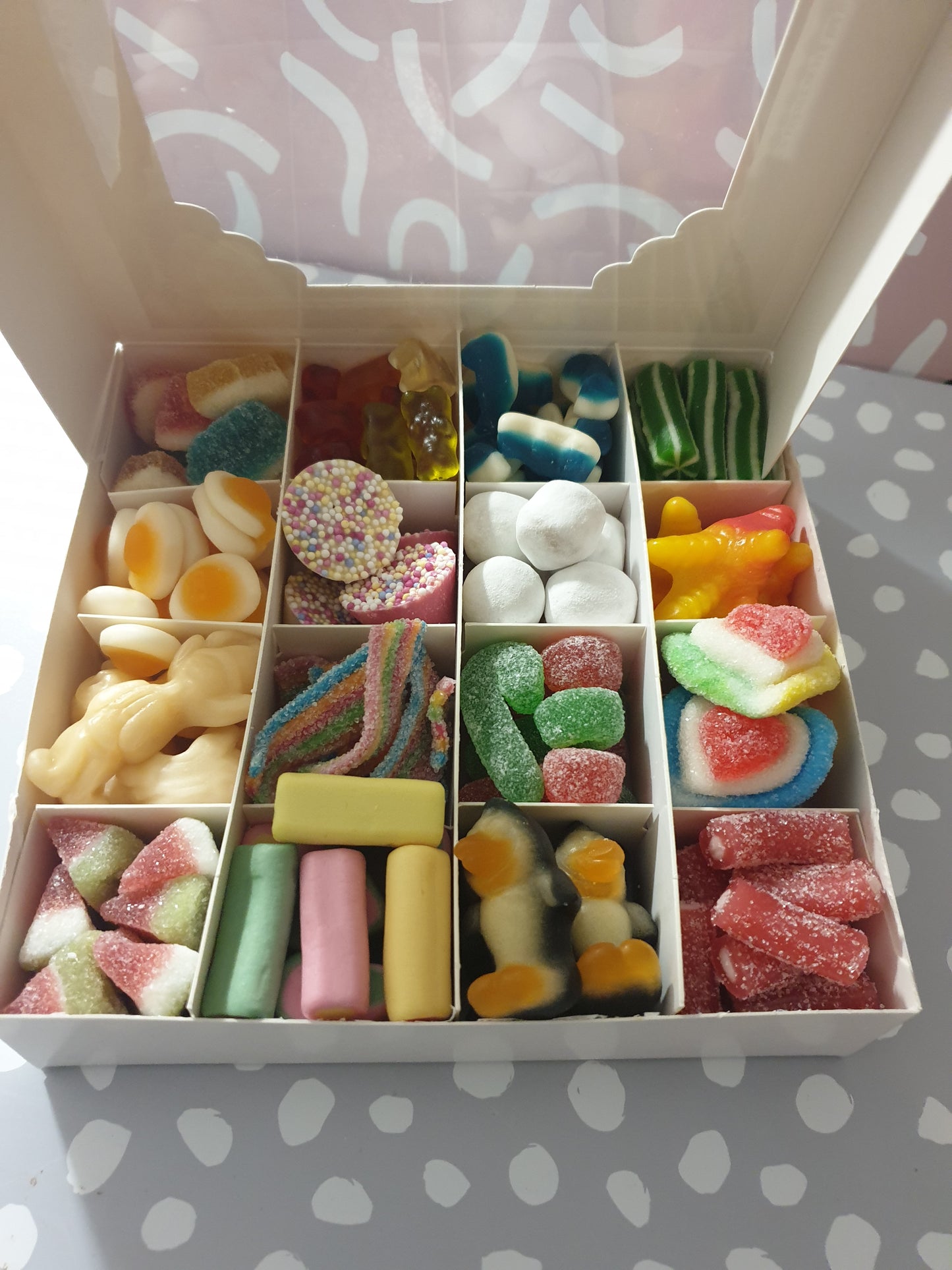 Mixed sweet gift box