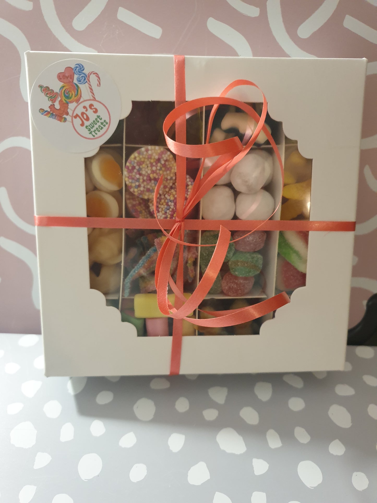 Mixed sweet gift box